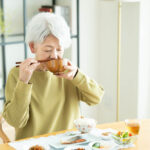 高齢者のそしゃく機能の重要性について解説